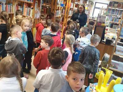Wycieczka klasy 1a i 1e do Miejsko-Gminnej Biblioteki Publicznej w Grójcu