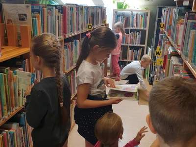 Wycieczka klasy 1a i 1e do Miejsko-Gminnej Biblioteki Publicznej w Grójcu