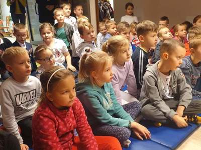 Wycieczka klasy 1a i 1e do Miejsko-Gminnej Biblioteki Publicznej w Grójcu