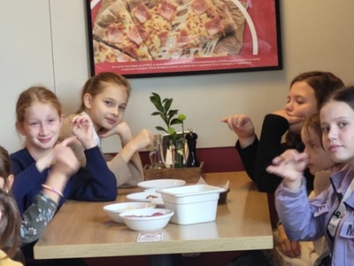 W pizzerii