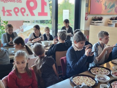 w pizzerii