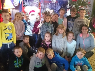 Zdjęcie grupowe z Mikołajem 