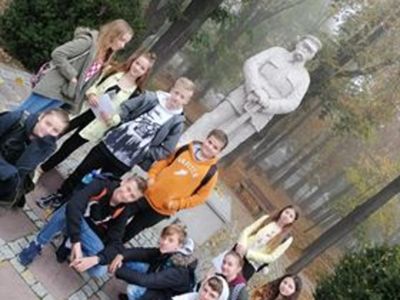 Zdjęcie grupowe  z Marszałkiem 