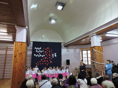 Przedstawienie na dzień babci i dziadka 