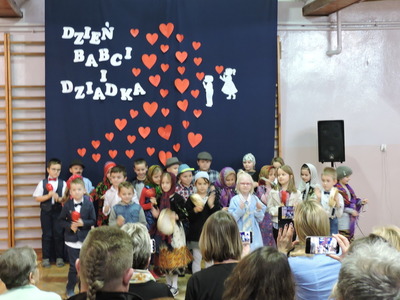 Przedstawienie na dzień babci i dziadka 