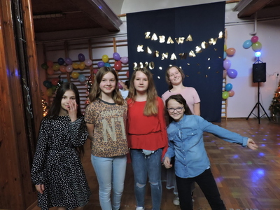 Zabawa na balu karnawałowym 