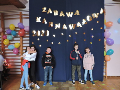 Zabawa na balu karnawałowym 