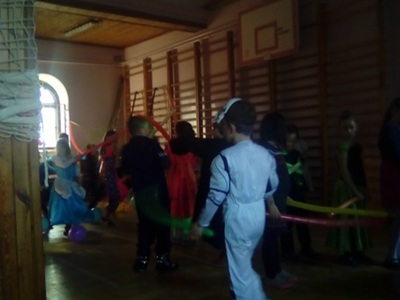 Zabawa podczas ferii zimowych 