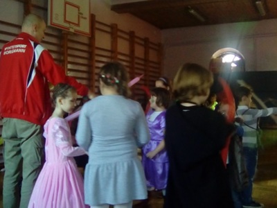 Zabawa podczas ferii zimowych 