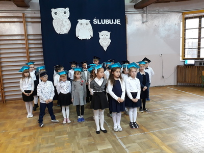 Pasowanie uczniów klas pierwszych 