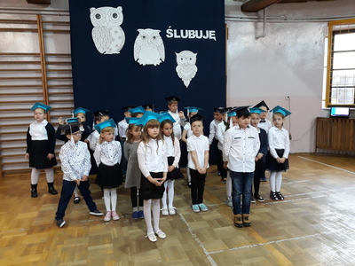 Pasowanie uczniów klas pierwszych 