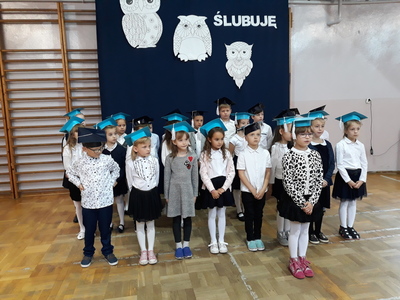 Pasowanie uczniów klas pierwszych 