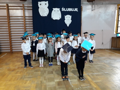 Pasowanie uczniów klas pierwszych 