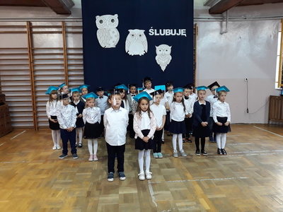 Pasowanie uczniów klas pierwszych 