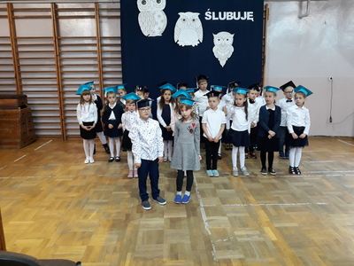 Pasowanie uczniów klas pierwszych 