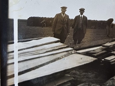 Zdjęcie przedstawiające pierwsze momenty z budowy Szkoły w Bikówku 1 [400x300]