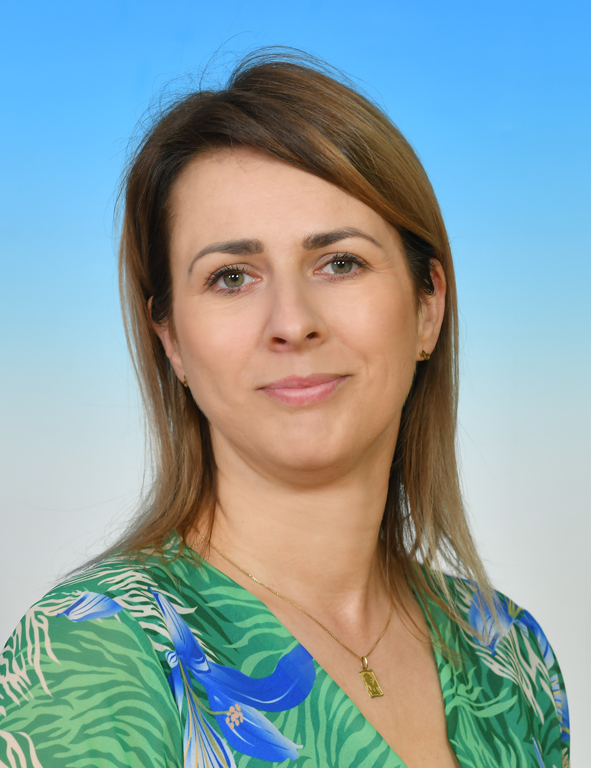 dyr_agata_kepka.jpg [591x768]