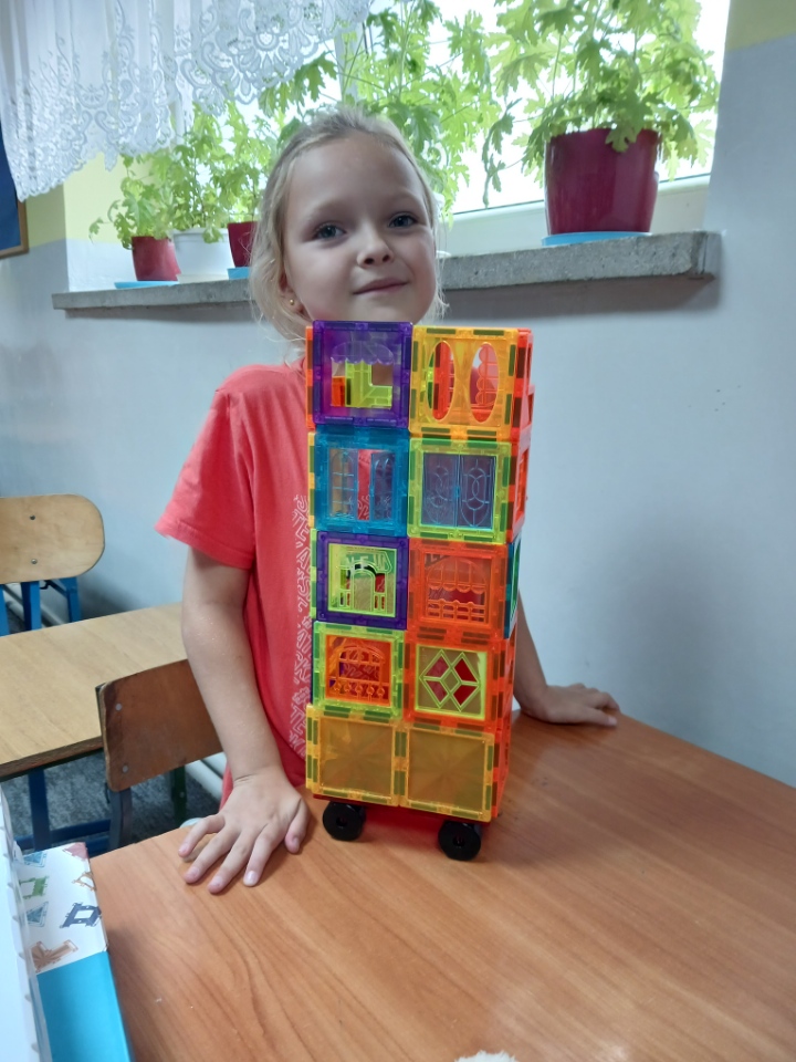 resized_1000005354_1759322204024.jpeg [720x960]