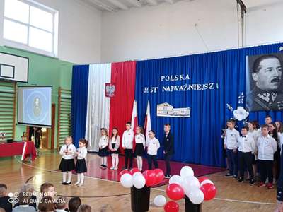 Występ dziewczynek
