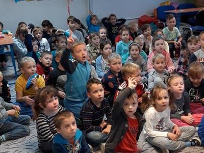 Las rąk do odpowiedzi 
