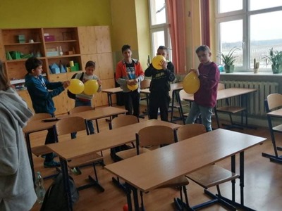 Dmuchanie balonów 
