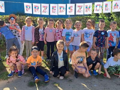 Dzieci bawiące się podczas Dnia Przedszkolaka.