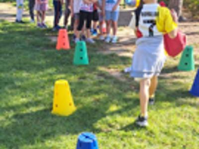 Dzieci bawiące się podczas Dnia Przedszkolaka.