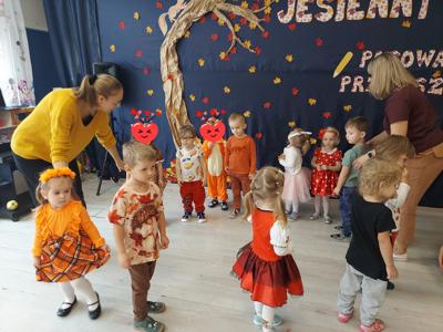 Przedszkolaki podczas występu