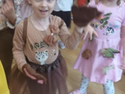 Przedszkolaki podczas Balu Jesieni.