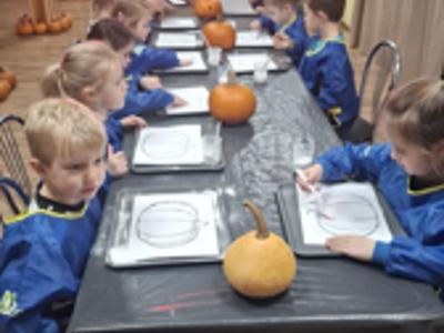 Dzieci podczas warsztatów.