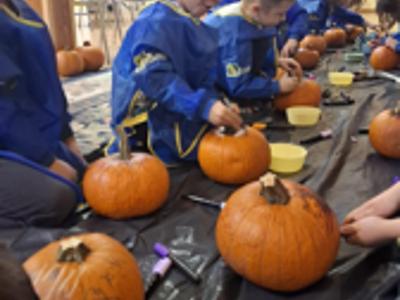 Dzieci podczas warsztatów.