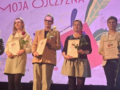 Przedstawiciele przedszkoli podczas wręczenia podziękowań.