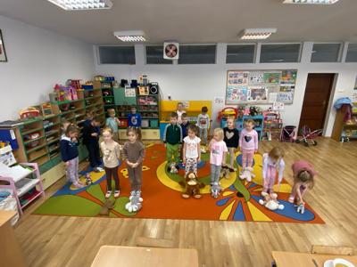 Przedszkolaki podczas Dnia Pluszowego Misia.