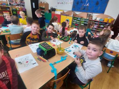 Przedszkolaki podczas Dnia Pluszowego Misia.