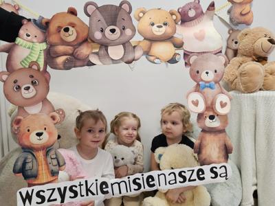 Przedszkolaki podczas Dnia Pluszowego Misia 