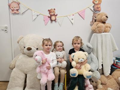 Przedszkolaki podczas Dnia Pluszowego Misia 