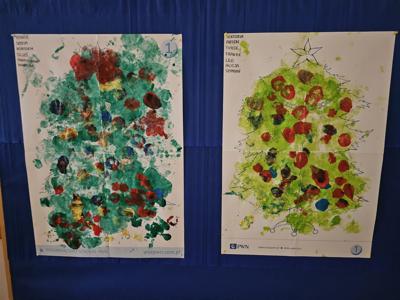Przedszkolaki podczas zabaw Mikołajkowych