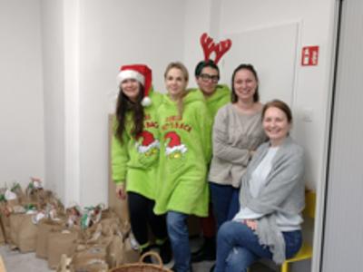 a tu... kilku [spośród wielu] pomocników św. Mikołaja