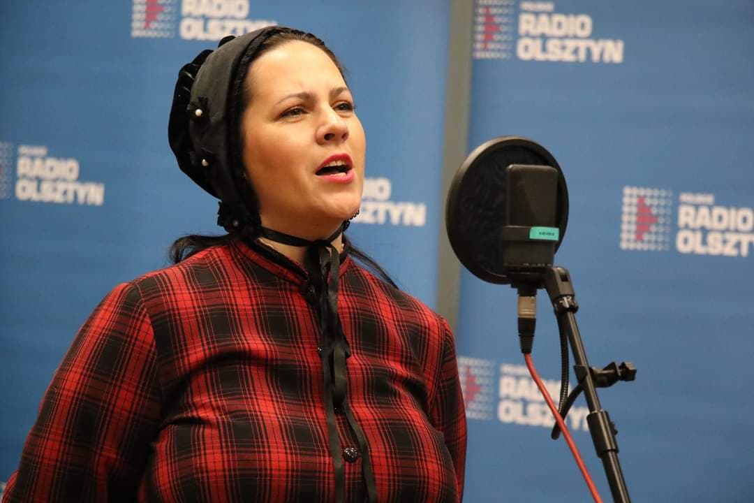 Dziewczyna na zdjęciu Emilka [1080x720]