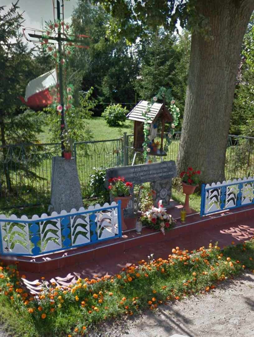 tablica_pamiatkowa_zrodlo_google_map.jpg [1055x1398]
