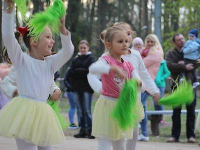 Tancerze Klubu Tańca Towarzyskiego BALAVIO