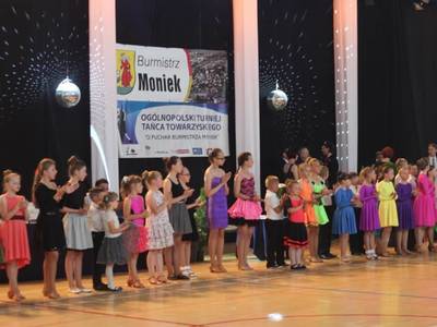 Tancerze Klubu Tańca Towarzyskiego BALAVIO