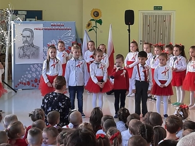 Chòr Seniora - występ w przedszkolu
