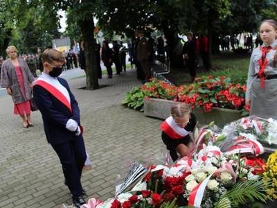 Mieszkańcy Białej Piskiej w hołdzie Bohaterom