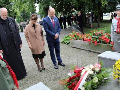 Mieszkańcy Białej Piskiej w hołdzie Bohaterom