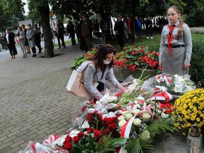 Mieszkańcy Białej Piskiej w hołdzie Bohaterom