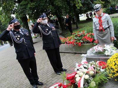 Mieszkańcy Białej Piskiej w hołdzie Bohaterom