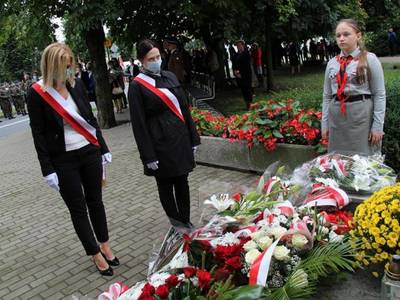 Mieszkańcy Białej Piskiej w hołdzie Bohaterom