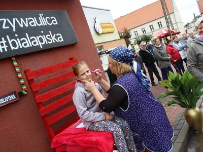 ŻYWA ULICA