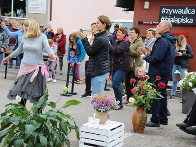 ŻYWA ULICA